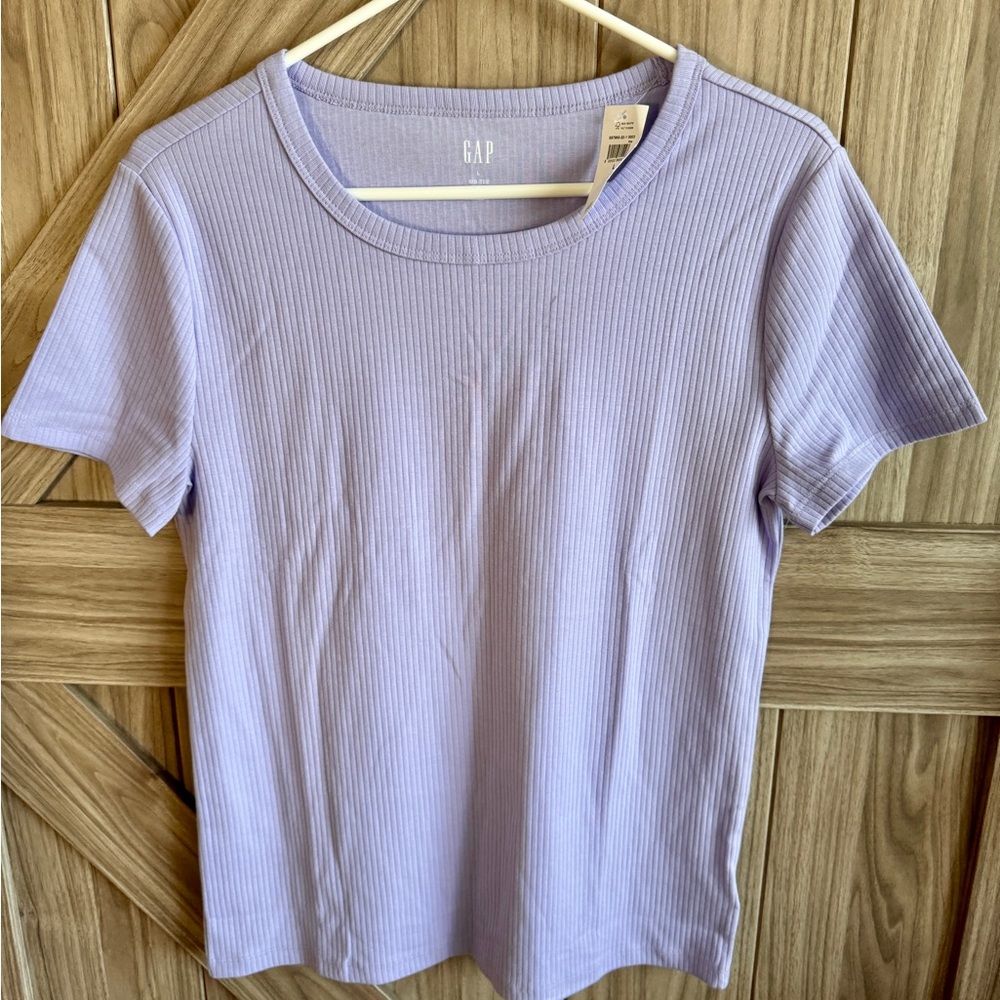 NWT Gap women's ribbed lavender colored top. Size large